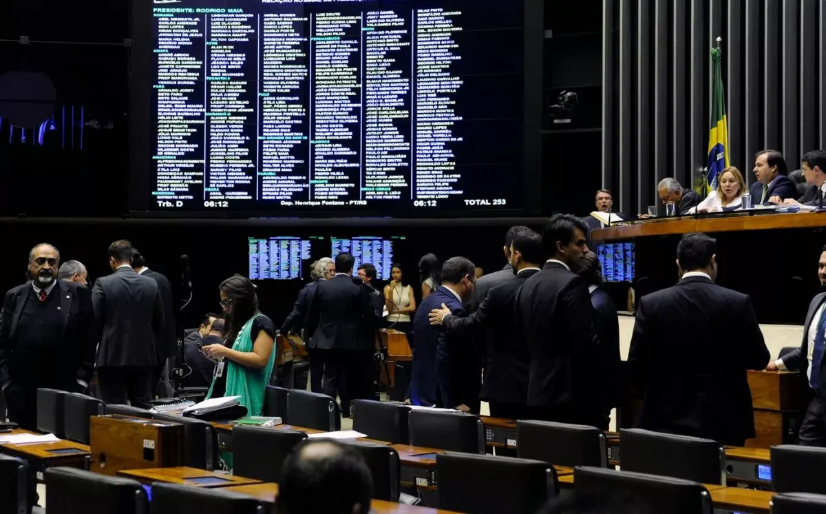 Câmara dos Deputados aprova MP com crédito bilionário para a segurança do Rio de Janeiro