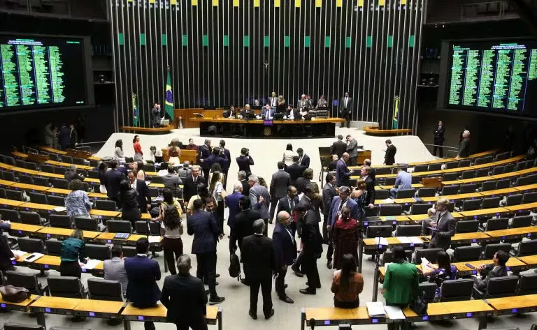 Câmara dos Deputados aprova ampliação do teto do MEI para R$ 140 mil e perdão de dívidas