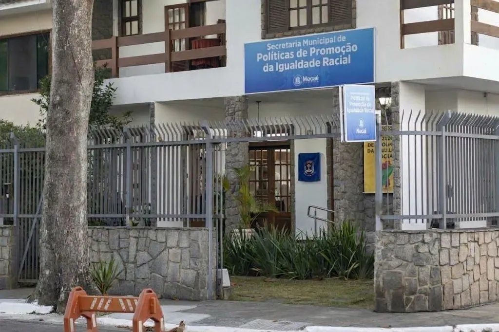 Macaé fortalece combate ao racismo com novo canal telefônico gratuito e atendimento especializado