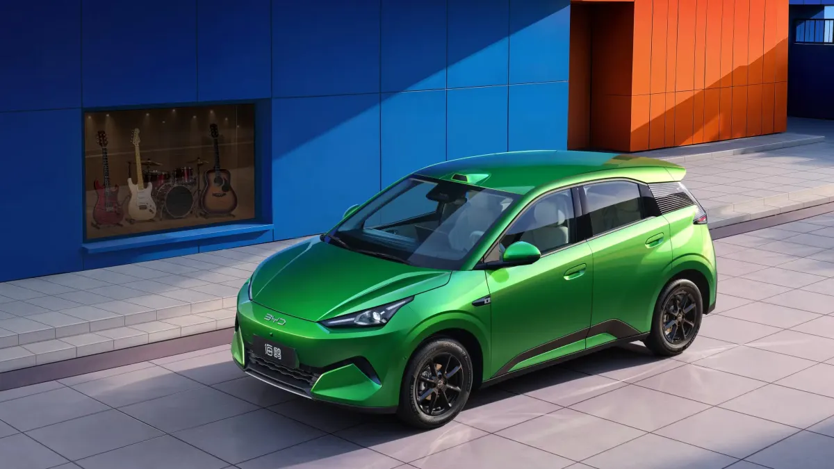 BYD lança segunda geração do Dolphin Mini com mais potência e recarga em até 9 minutos