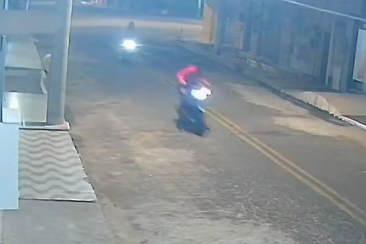 Adolescente é identificado após manobras perigosas com motocicleta em Cardoso Moreira