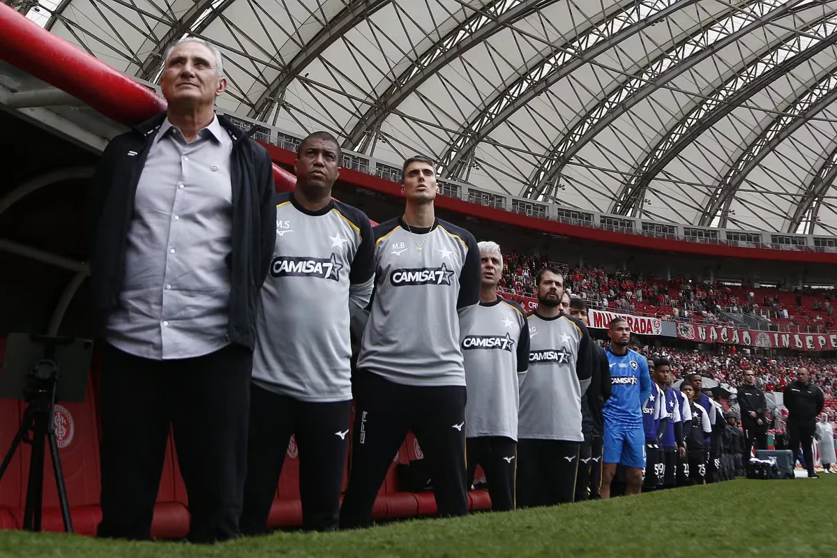 Tite registra início difícil no Botafogo com aproveitamento igual ao de Tiago Nunes